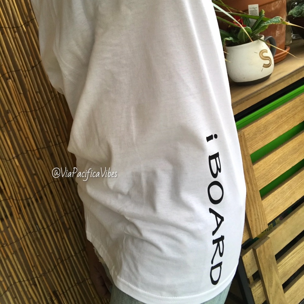 i BOARD - UNDERSTATEMENT STATEMENT TEE